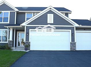 1566 Edgebrook Ln, Carver, MN 55315