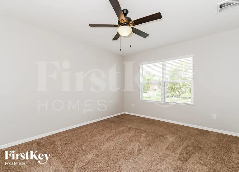 217 SE 27th St — Photo 9