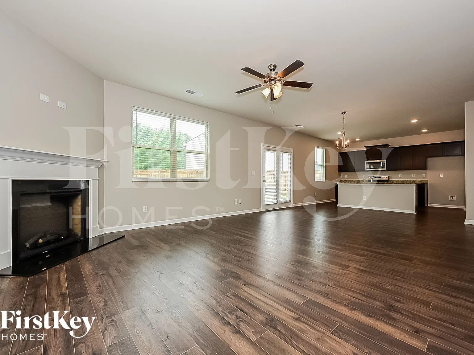 4 bed, 2.5 bath, 2338 sqft, $2,520 — Photo 2