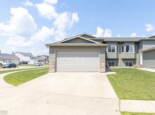 3507 Eagle Run Dr, West Fargo, ND 58078