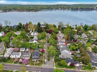 21 Buena Pl, Red Bank, NJ 07701