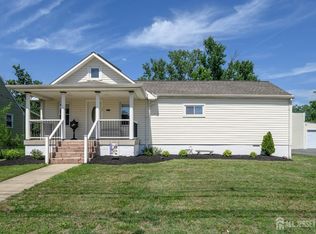 27 S Lenola Rd, Moorestown, NJ 08057