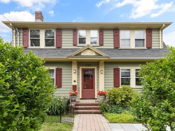 297 Gray St, Arlington, MA 02476