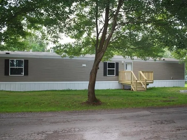 525 N Liberty Rd, Grove City, PA 16127