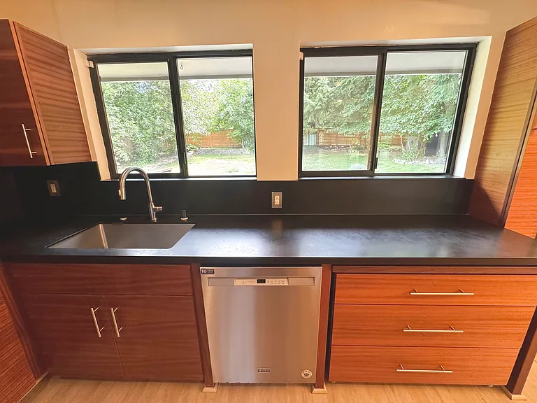 Main Kitchen (Upstairs)