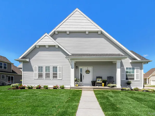 360 Dorchester Dr, Howell, MI 48855