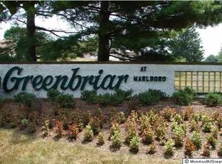 18 Hampton Dr, Marlboro, NJ 07746