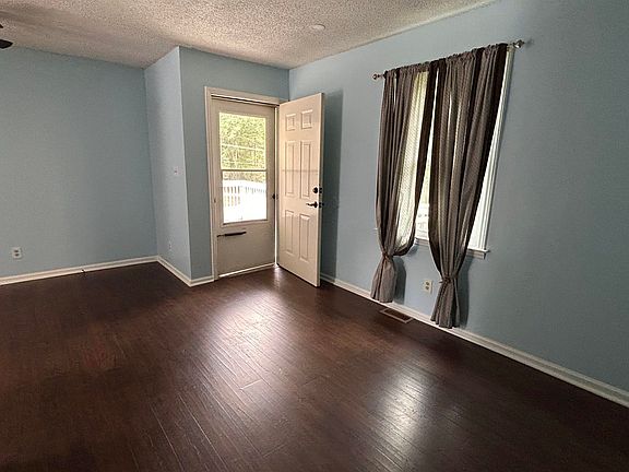 4th image of 4110 E Croft Cir