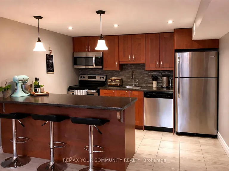 708 Mountview Pl — Photo 5