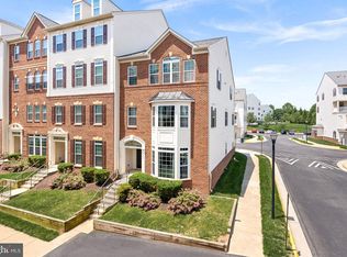 7471 Brunson Cir #10A, Gainesville, VA 20155