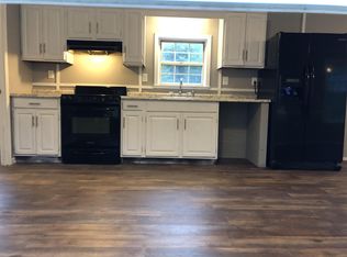 17 Brown Rd, Raymond, ME 04071