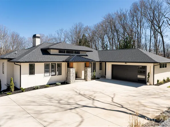 16 Cambridge Dr, Candler, NC 28715