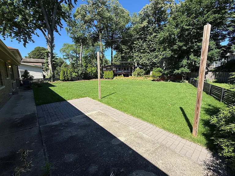 707 Thornwood Dr — Photo 19