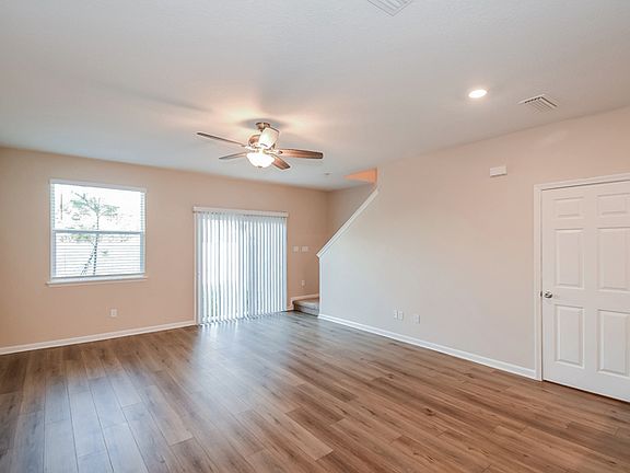 4th image of 89 Great Star Court St