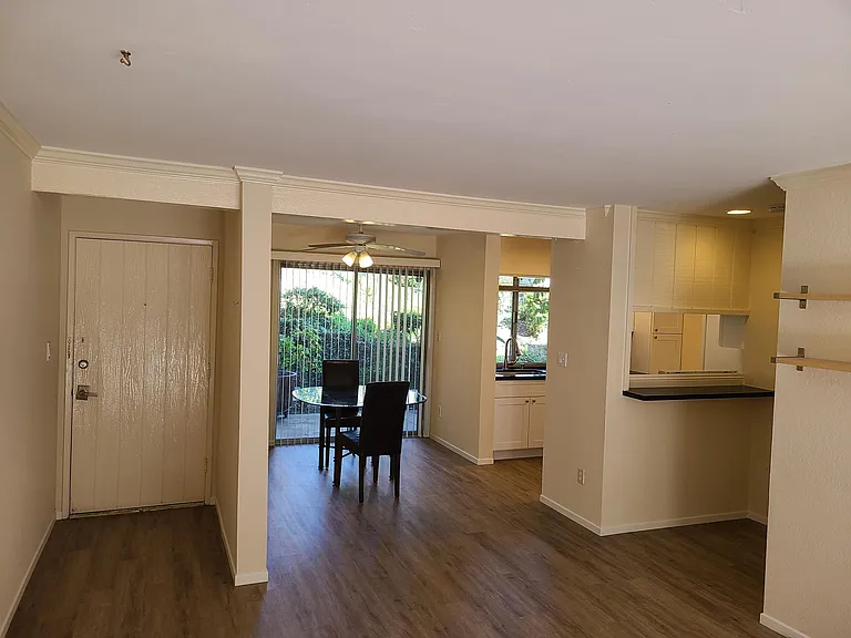 23732 Hillhurst Dr #27 — Photo 3