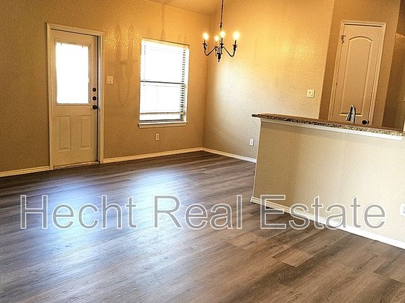 4th image of 262 Rosalie Dr #1