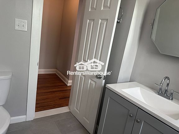3rd image of 5926 Belle Vista Ave