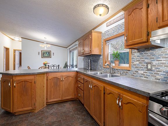 3rd image of 2359 54th St