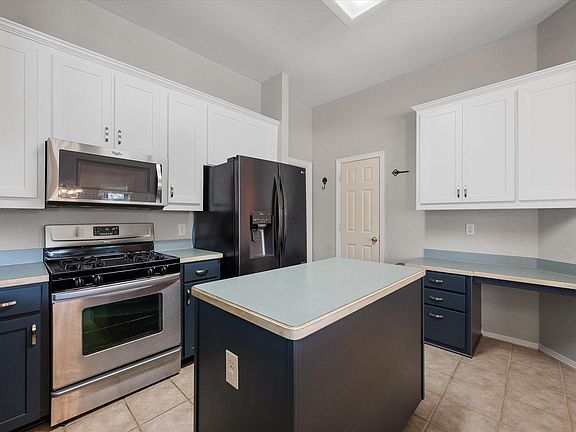 2nd image of 2212 Nugent Dr