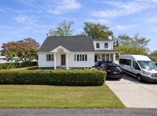 927 Jackson Ave #927, Lindenhurst, NY 11757