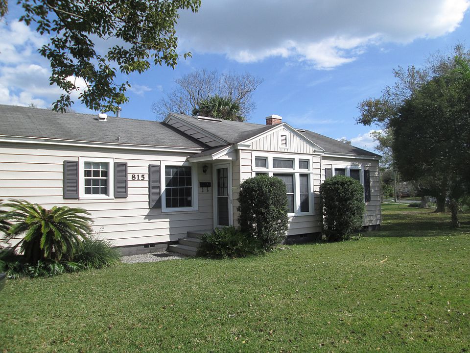 1st image of 815 Royal Palm Ct