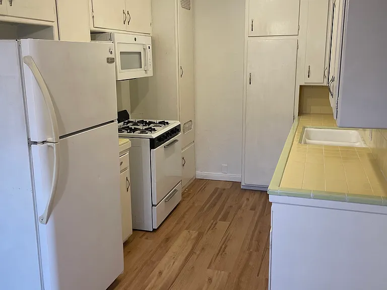 2027 Hermosa Ave #1 — Photo 3