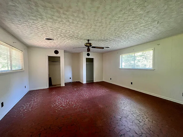 1384 Woodston Rd — Photo 8