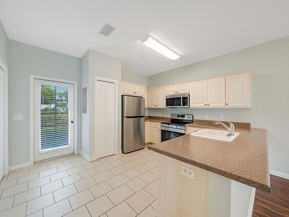 3rd image of 1842 Annabellas Dr