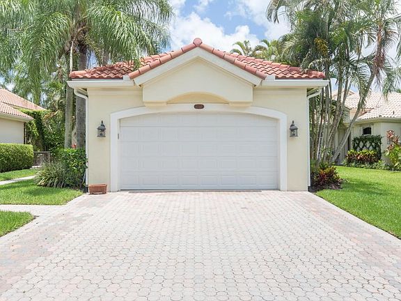 3rd image of 12587 Mallet Cir