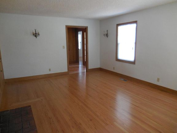 Living room north eastern walls