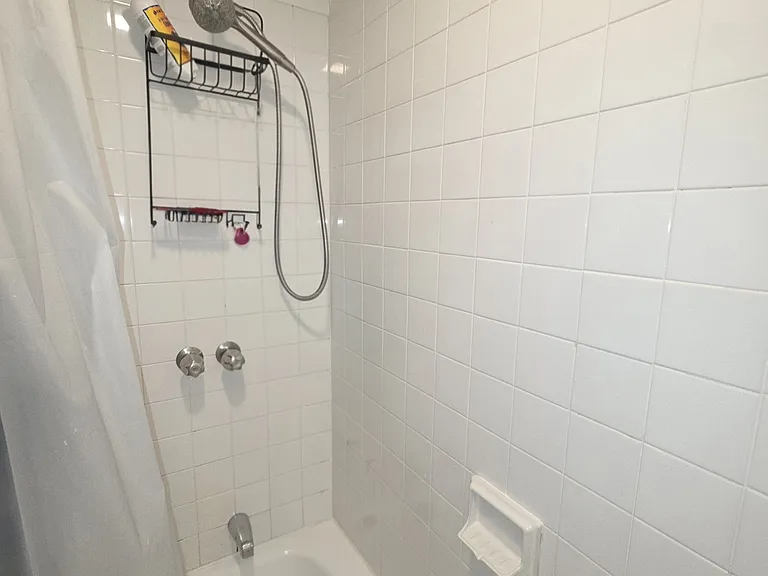 2319 Carleton St #B — Photo 15