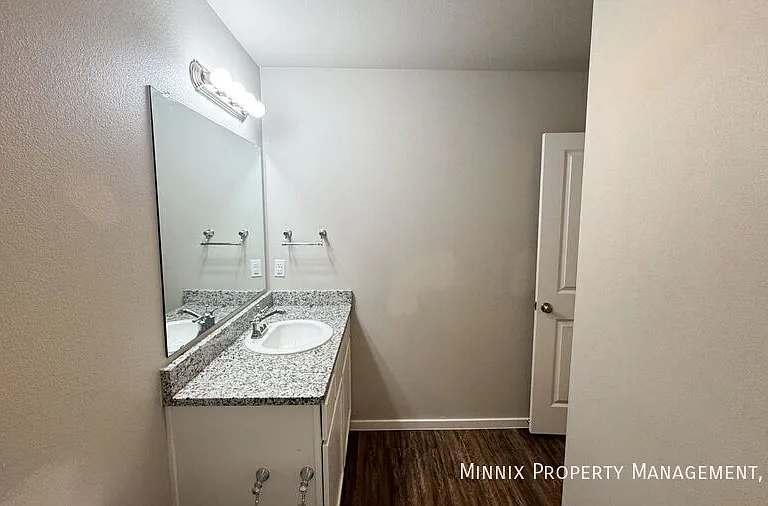 2112 N Avenue L #A — Photo 13
