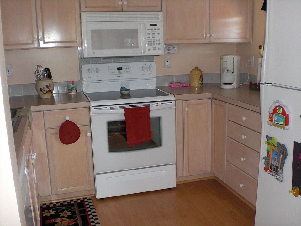 2nd image of 3376 Brucemont Dr