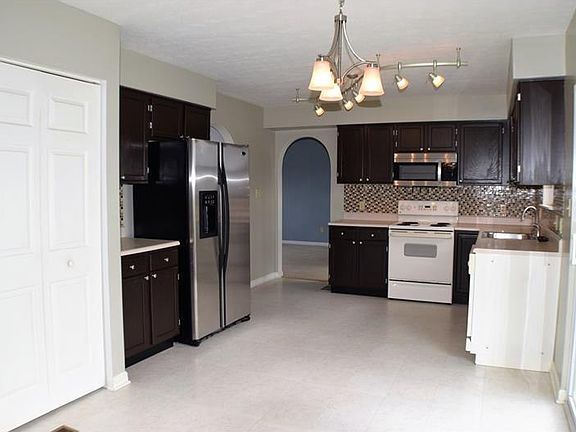 2nd image of 522 Stirrup Dr