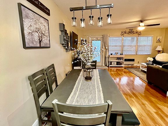 2nd image of 338 Oakridge S #338