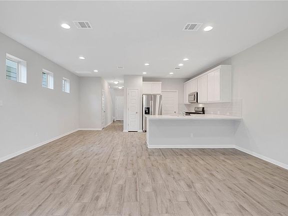 5th image of 2125 Arendale Dr