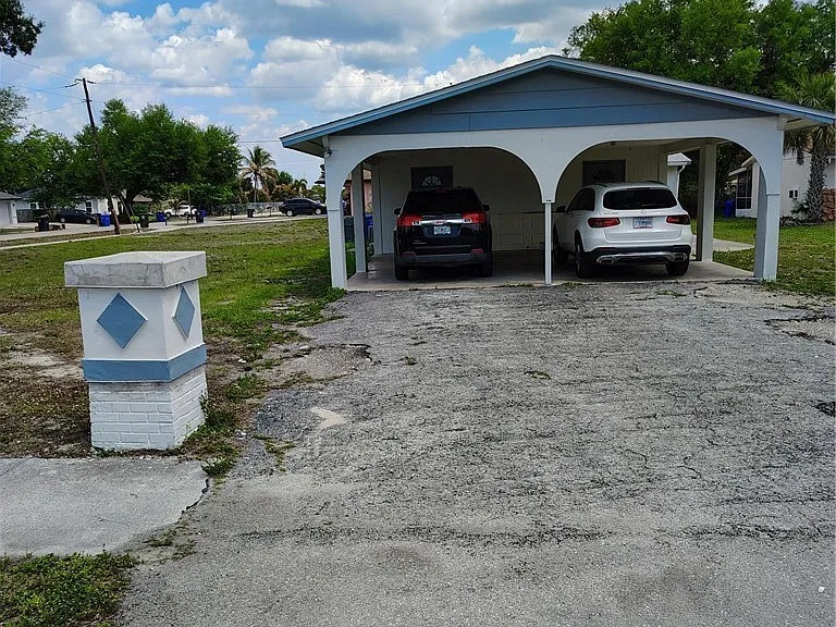 2709 Jackson St — Photo 1