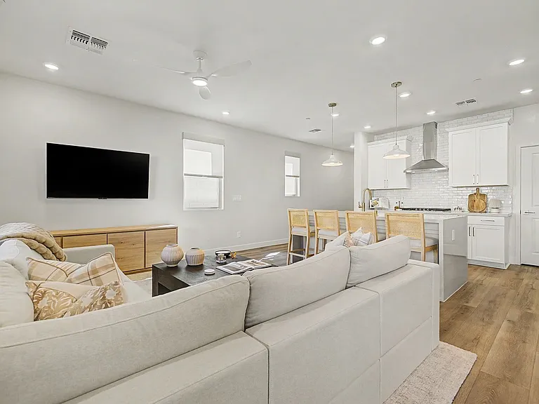 1575 Crested Eagle St — Photo 7