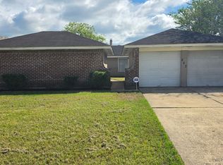 423 N Compass Rose Cir, Crosby, TX 77532