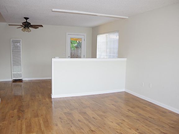 2nd image of 482 Underhill Dr