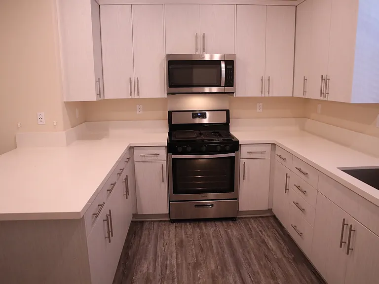 10821 Portico Cir — Photo 5