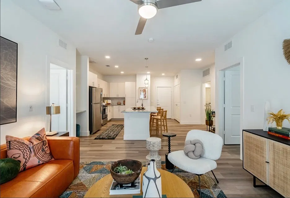 1 bed, 773 sqft, $1,140 — Photo 2