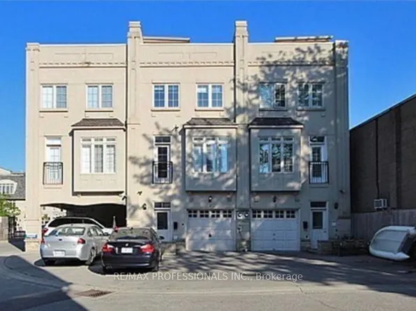 2351 Lakeshore Rd W Unit 3, Oakville, ON L6L 1H4