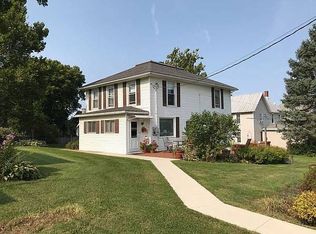215 S Main St, Elizabeth, IL 61028