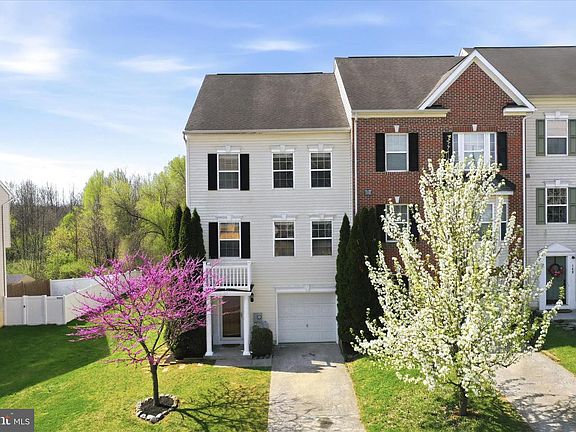 3rd image of 152 Raphael Ct