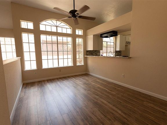3rd image of 16023 Glenbrook Knoll Ln