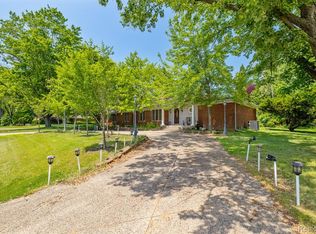 297 Vreeland Dr, Rochester Hills, MI 48309