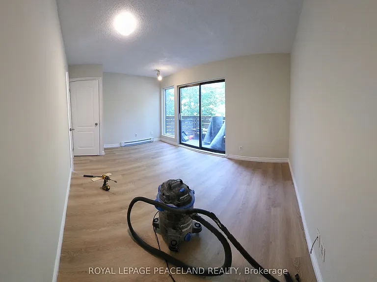 556 Spadina Cres #5 — Photo 6