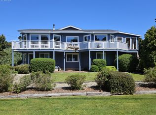 3085 Beach Loop Dr SW, Bandon, OR 97411
