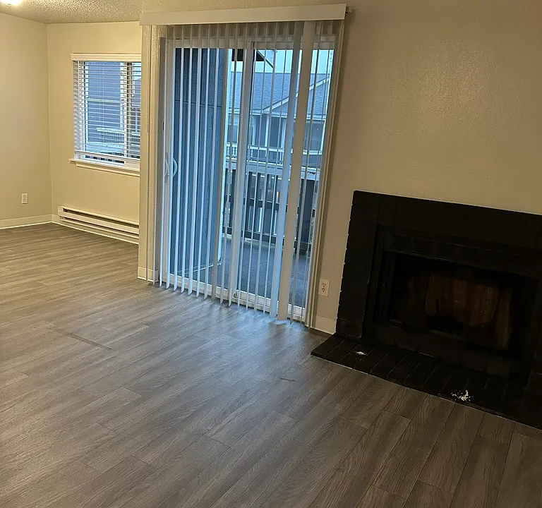 9034 Pacific Ave #16
